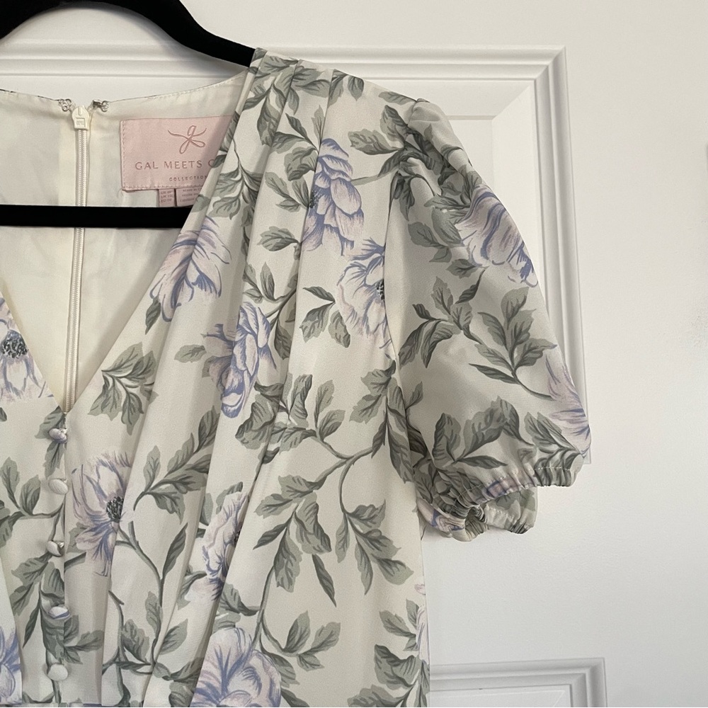 Gal Meets Glam Cassidy Cream Maxi Dress with Lavender Floral Print - Picture 8 of 14